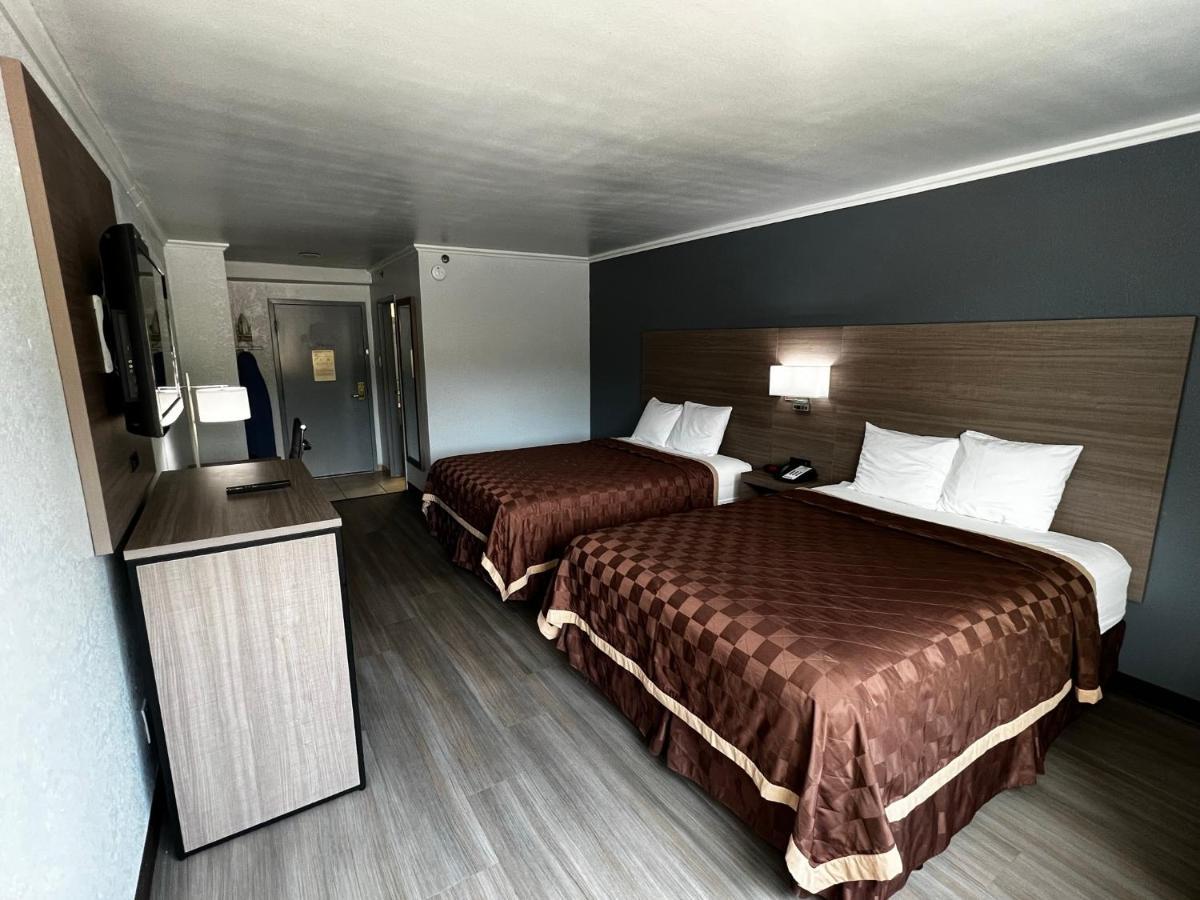 Super 8 By Wyndham Fort Worth Entertainment District Екстер'єр фото
