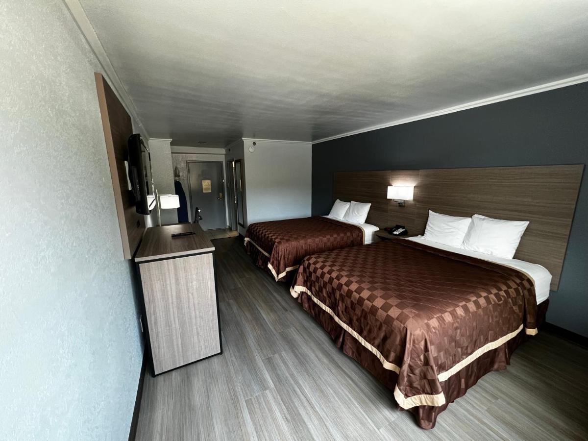 Super 8 By Wyndham Fort Worth Entertainment District Екстер'єр фото