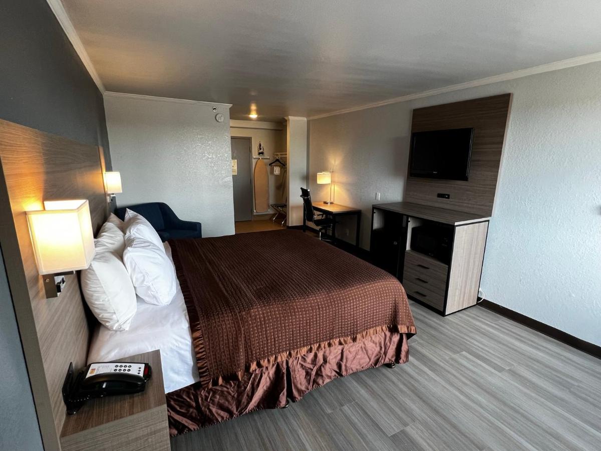 Super 8 By Wyndham Fort Worth Entertainment District Екстер'єр фото